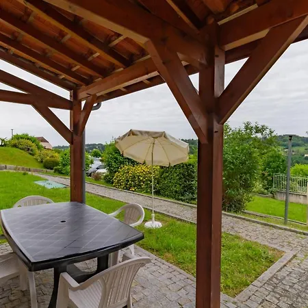 La Sarlaterra - Appt Avec Piscine Partagee Sarlat-la-Caneda